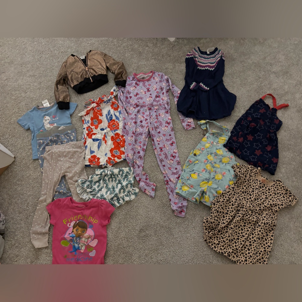 Lot of Girls Clothes (5T/Small)